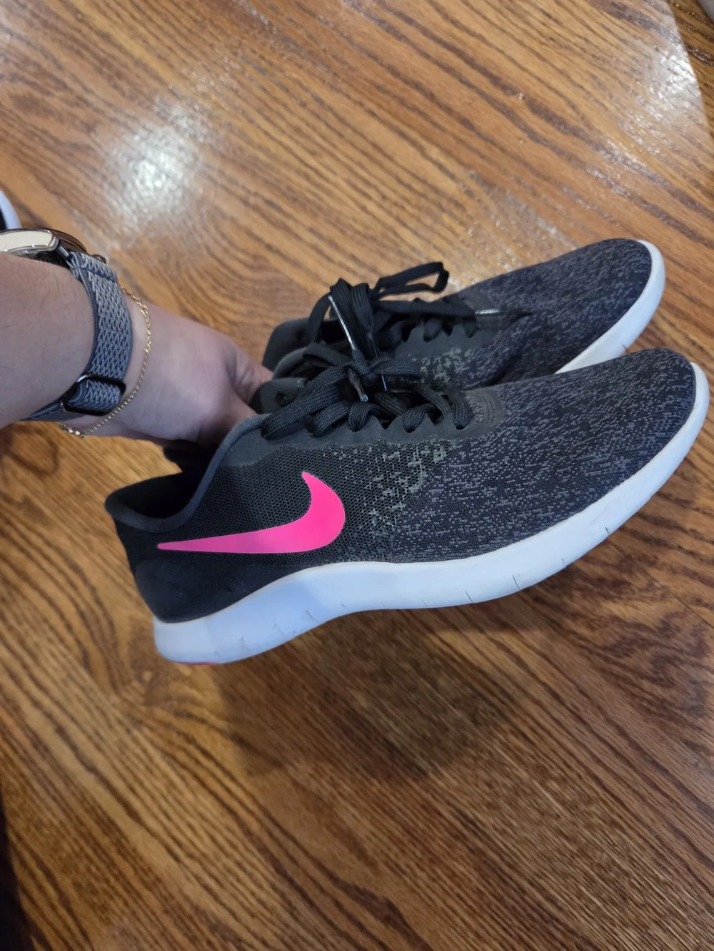 Nike lightweight black